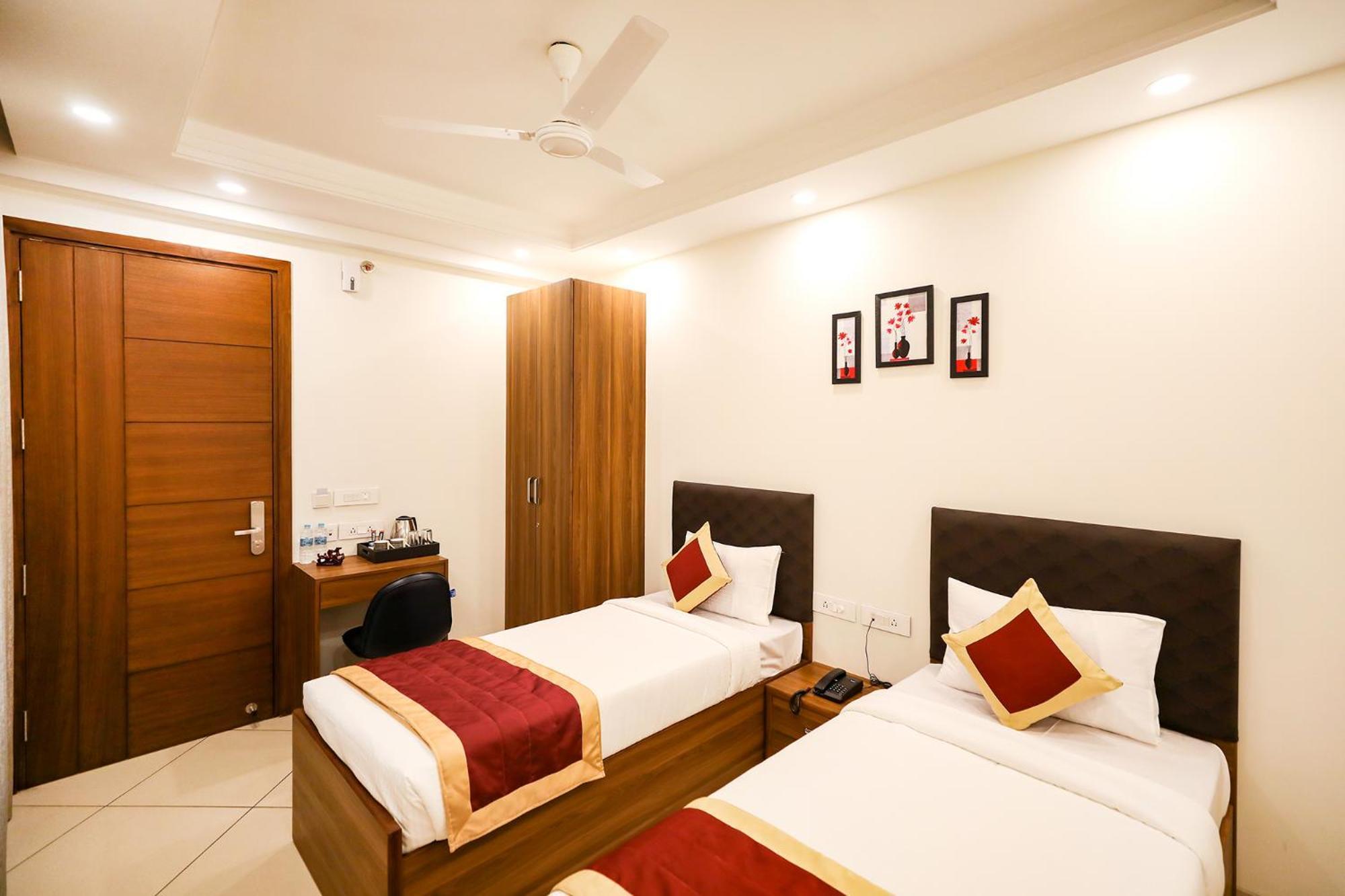 Fabhotel La Paz Stay B&B นิวเดลี ภายนอก รูปภาพ
