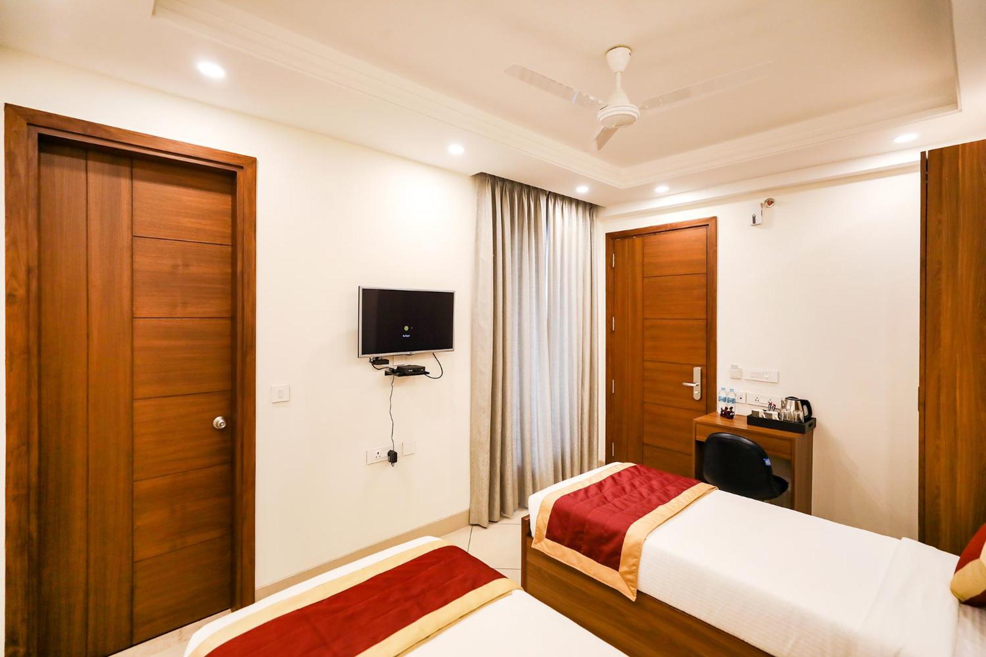 Fabhotel La Paz Stay B&B นิวเดลี ภายนอก รูปภาพ